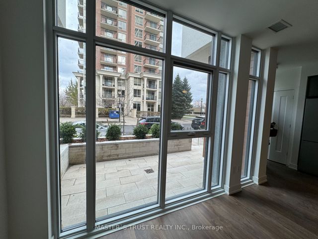 203 - 30 Inn On The Park Dr