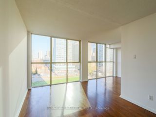 905 - 15 Maitland Pl