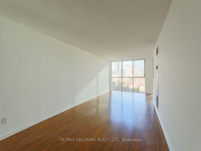 905 - 15 Maitland Pl