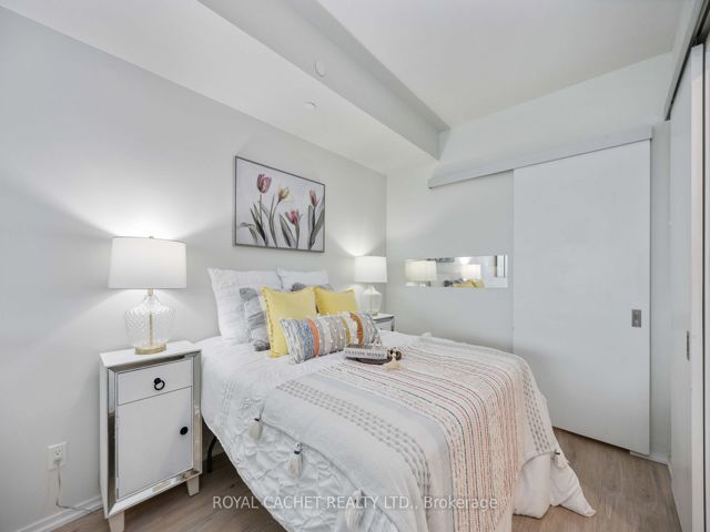 1411 - 197 Yonge St