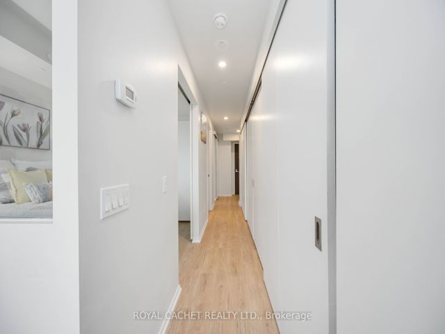 1411 - 197 Yonge St