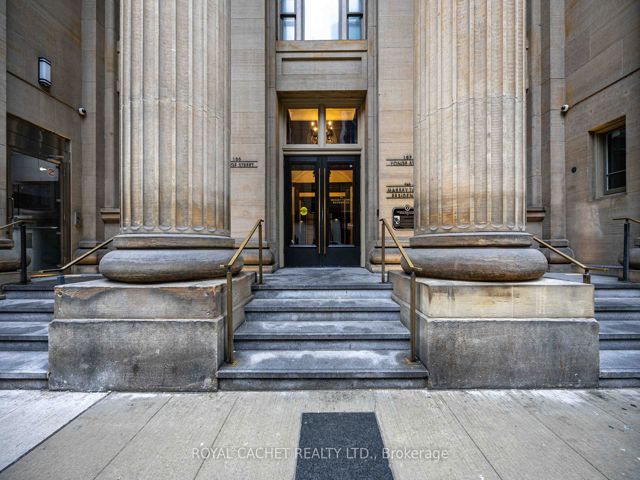 1411 - 197 Yonge St