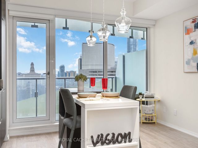 1411 - 197 Yonge St