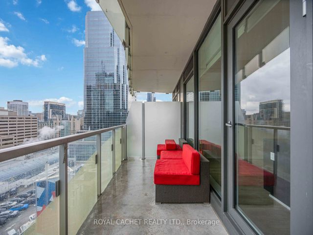 1411 - 197 Yonge St