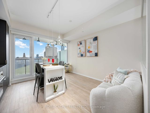 1411 - 197 Yonge St