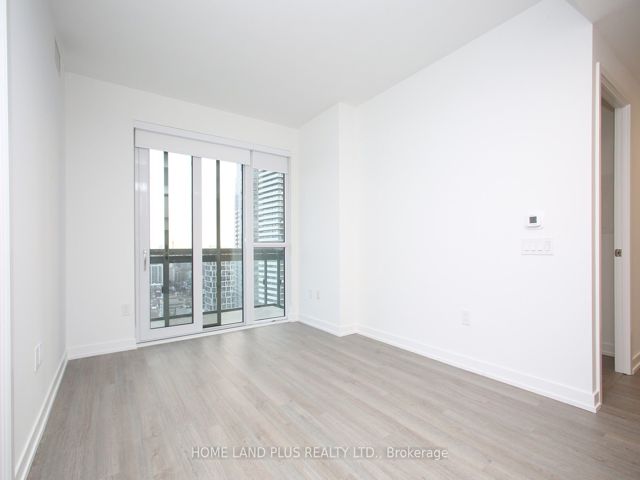 2704 - 39 Roehampton Ave