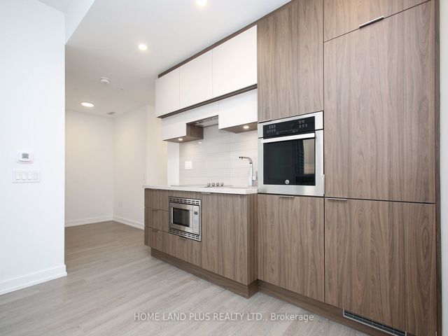 2704 - 39 Roehampton Ave
