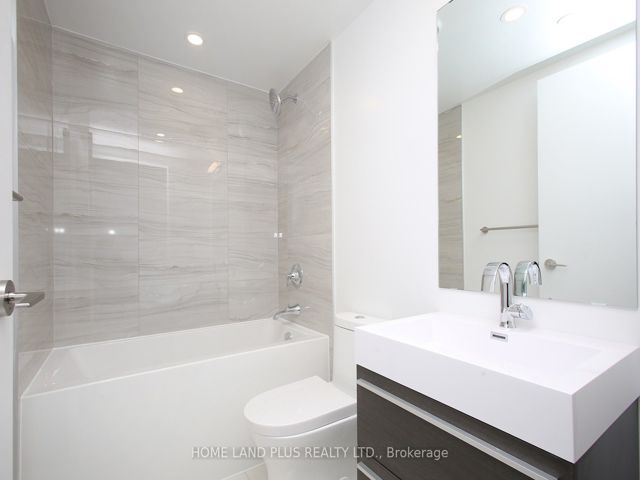 2704 - 39 Roehampton Ave