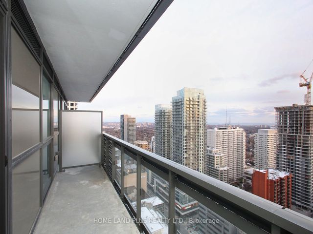 2704 - 39 Roehampton Ave