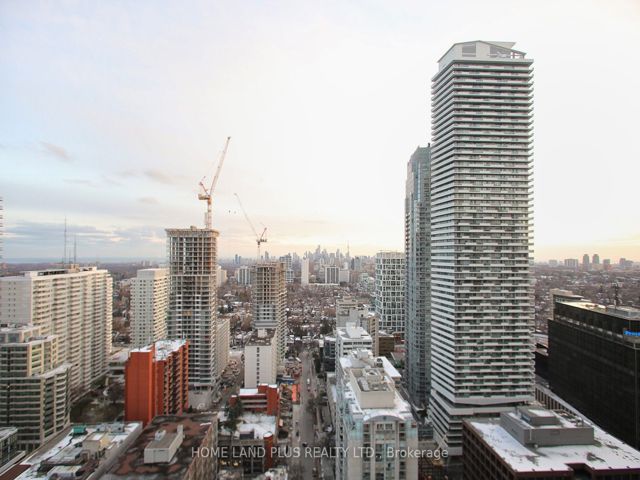 2704 - 39 Roehampton Ave