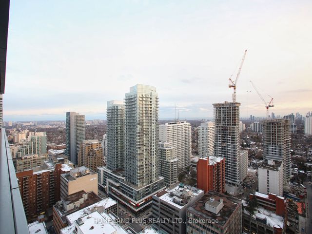 2704 - 39 Roehampton Ave