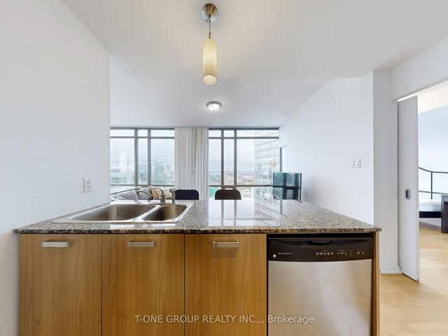 2503 - 38 Grenville St