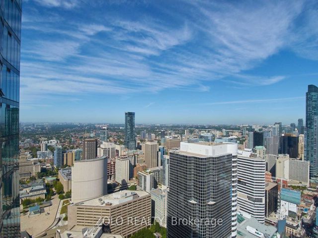 5202 - 197 Yonge St