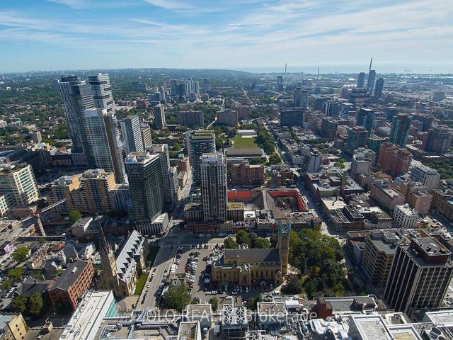 5202 - 197 Yonge St