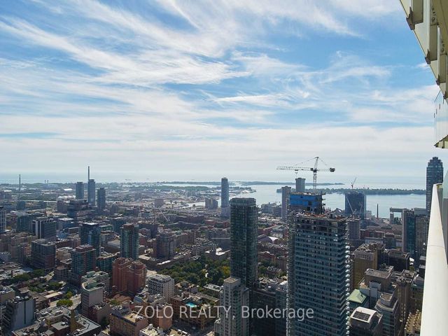5202 - 197 Yonge St