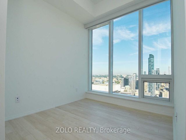 5202 - 197 Yonge St