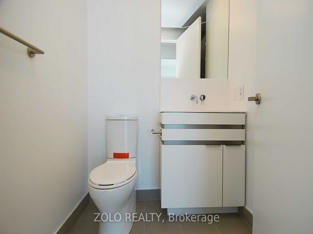 5202 - 197 Yonge St