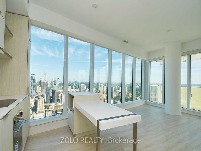 5202 - 197 Yonge St