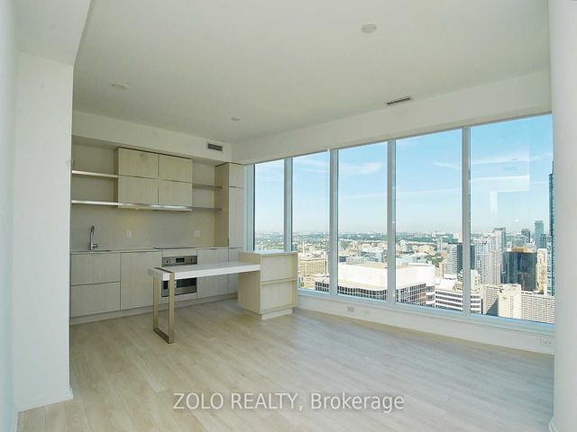 5202 - 197 Yonge St