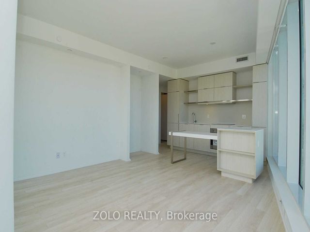 5202 - 197 Yonge St