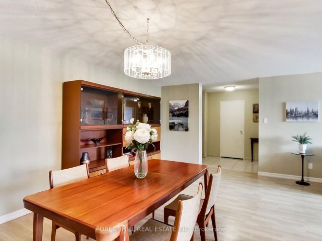 305 - 133 Torresdale Ave