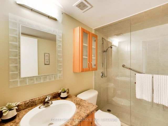 305 - 133 Torresdale Ave