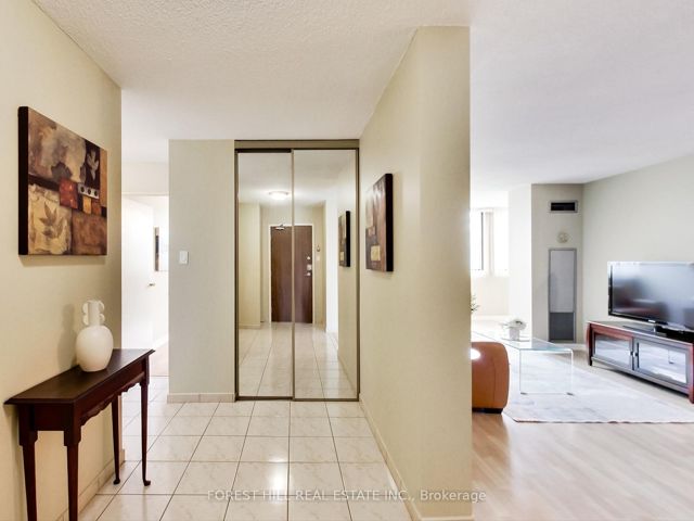 305 - 133 Torresdale Ave