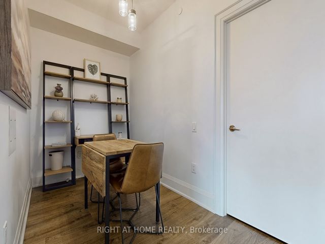 1506 - 30 Roehampton Ave