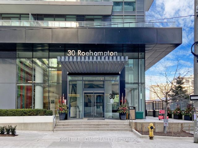 1506 - 30 Roehampton Ave