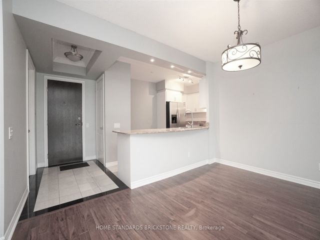 715 - 18 Willam Carson Cres