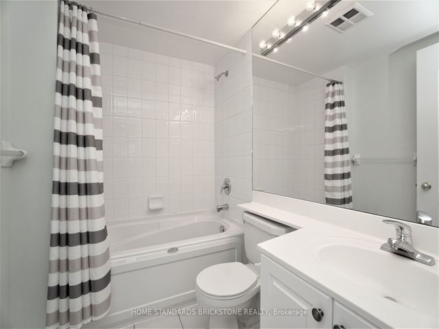 715 - 18 Willam Carson Cres
