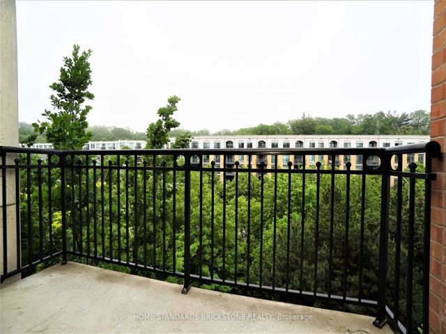 715 - 18 Willam Carson Cres