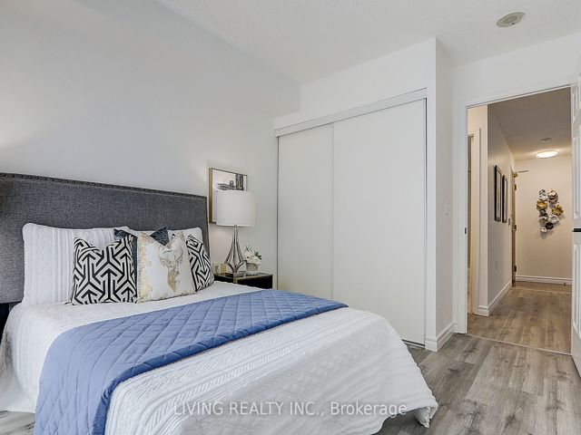 1606 - 26 Olive Ave