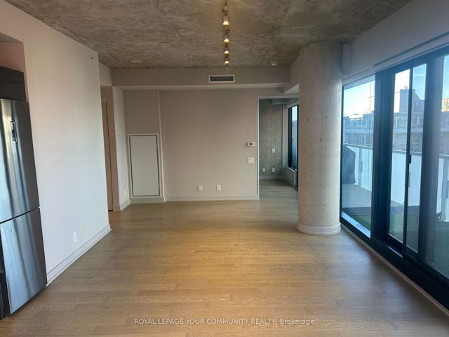 1106 - 11 Charlotte St