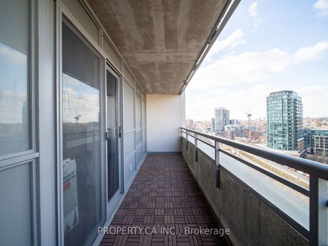 1320 - 38 Joe Shuster Way