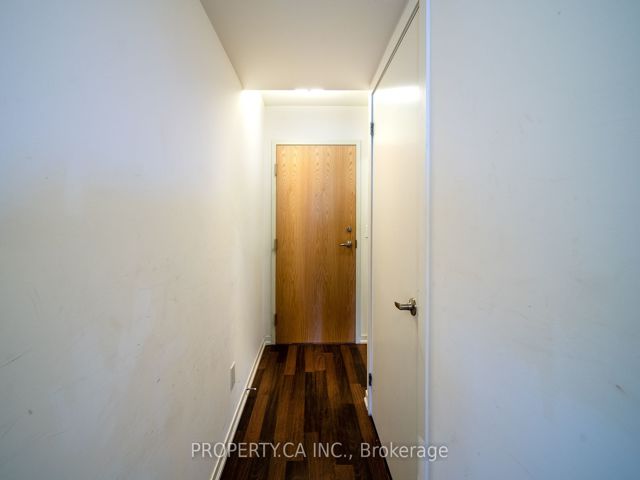 1320 - 38 Joe Shuster Way