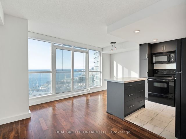 1909 - 208 Queens Quay W
