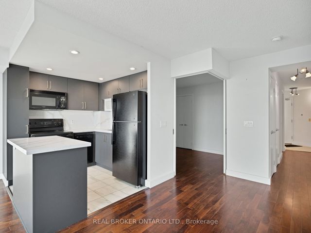 1909 - 208 Queens Quay W