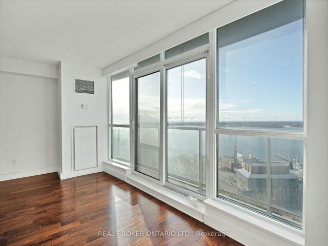 1909 - 208 Queens Quay W