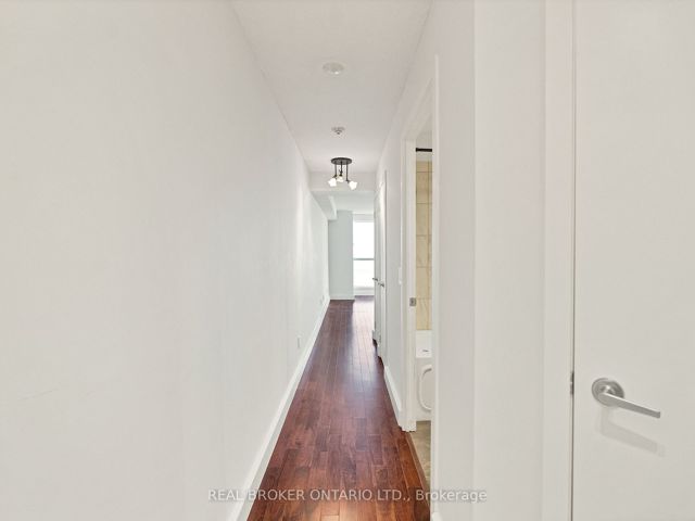1909 - 208 Queens Quay W