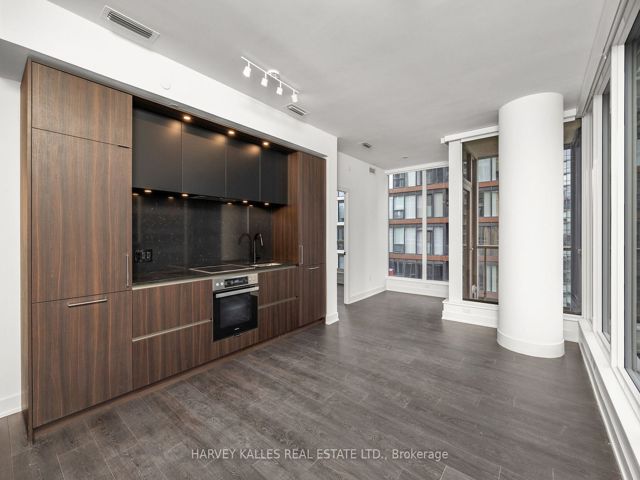 2912 - 35 Mercer St