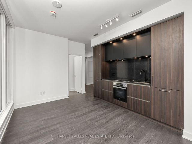 2912 - 35 Mercer St