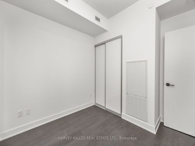 2912 - 35 Mercer St
