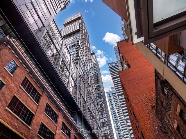2912 - 35 Mercer St