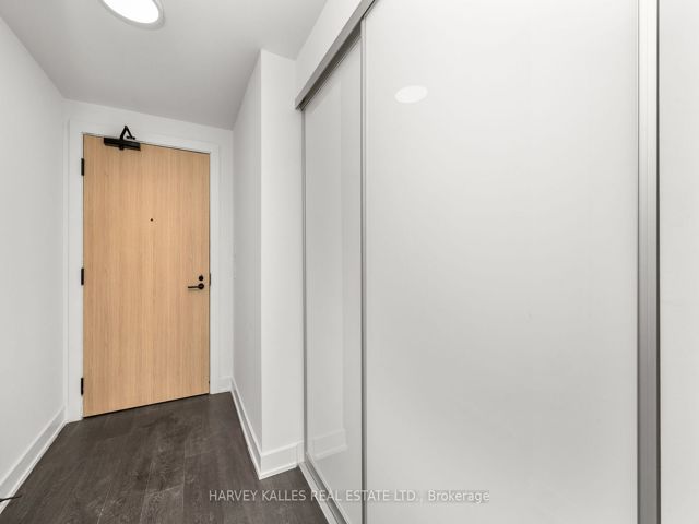 2912 - 35 Mercer St
