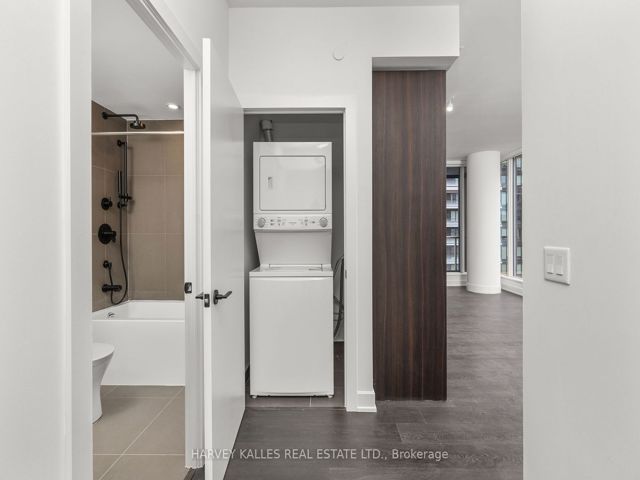 2912 - 35 Mercer St