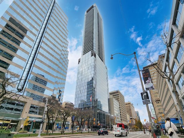 3307 - 488 University Ave