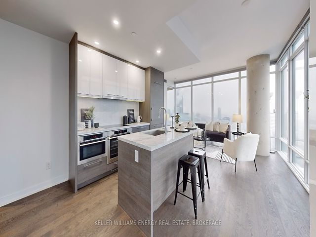 3307 - 488 University Ave