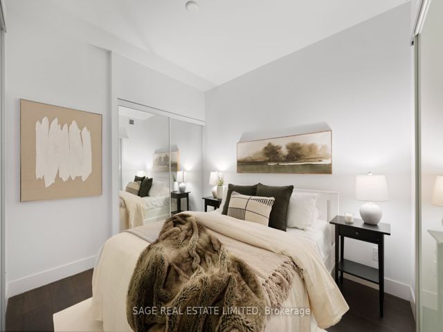 801 - 39 Sherbourne St