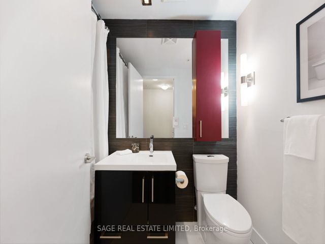 801 - 39 Sherbourne St